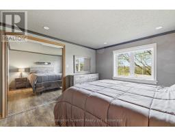 890 PERKIN CRESCENT - 34