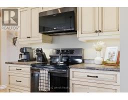 890 PERKIN CRESCENT - 9