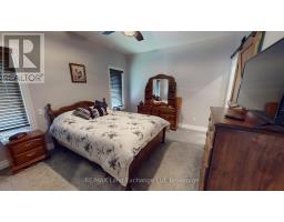 661 GLORIA STREET - 21