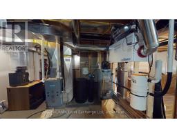 661 GLORIA STREET - 34
