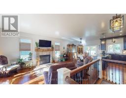 661 GLORIA STREET - 4