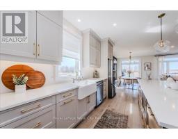 29 WINCHESTER CRESCENT - 10