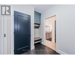 29 WINCHESTER CRESCENT - 23