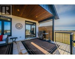 29 WINCHESTER CRESCENT - 34