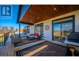 29 WINCHESTER CRESCENT - 35