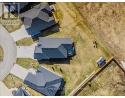 29 WINCHESTER CRESCENT - 39
