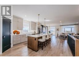 29 WINCHESTER CRESCENT - 7