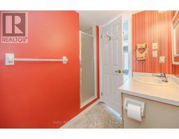 1008 - 237 KING STREET W - 30