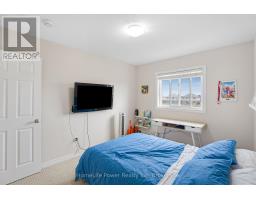 1458 CAEN AVENUE - 17