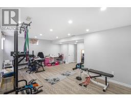 1458 CAEN AVENUE - 23