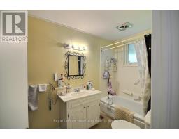 378 VICTORIA STREET - 7