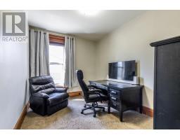 30 ERIE STREET N - 18