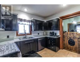 30 ERIE STREET N - 22