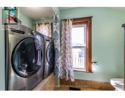 30 ERIE STREET N - 27