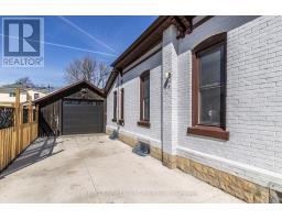 30 ERIE STREET N - 3