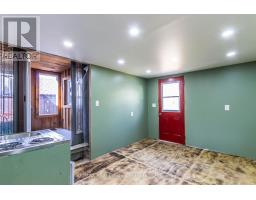 30 ERIE STREET N - 31