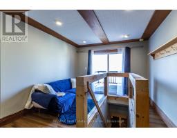 30 ERIE STREET N - 33