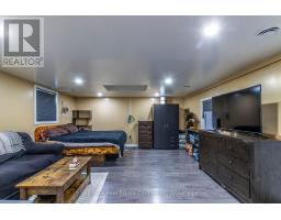 30 ERIE STREET N - 39