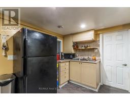 30 ERIE STREET N - 40