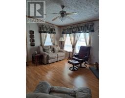 469 RICHARD CRESCENT - 6