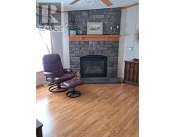 469 RICHARD CRESCENT - 7