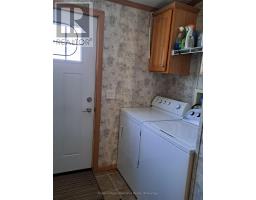 469 RICHARD CRESCENT - 9