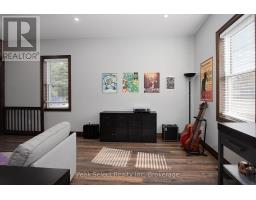46 SALINA STREET S - 12