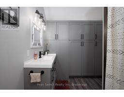 46 SALINA STREET S - 24