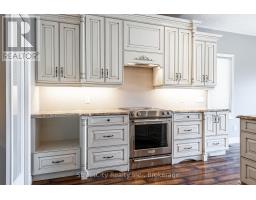 670 FORMAN AVENUE - 12