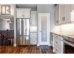670 FORMAN AVENUE - 14