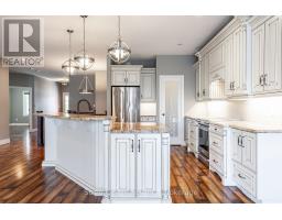670 FORMAN AVENUE - 16