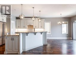 670 FORMAN AVENUE - 18