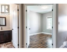 670 FORMAN AVENUE - 25