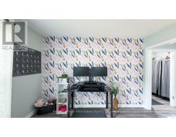 23 - 23 ST CHARLES SQUARE - 10