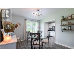 23 - 23 ST CHARLES SQUARE - 12