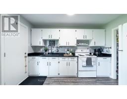 23 - 23 ST CHARLES SQUARE - 15