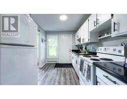 23 - 23 ST CHARLES SQUARE - 18