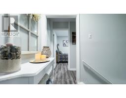 23 - 23 ST CHARLES SQUARE - 20