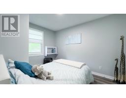 23 - 23 ST CHARLES SQUARE - 24