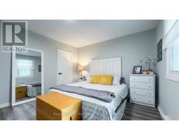 23 - 23 ST CHARLES SQUARE - 31