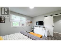 23 - 23 ST CHARLES SQUARE - 33