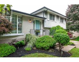 48 WINDEMERE CRESCENT - 3