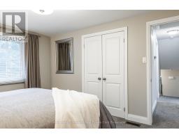 48 WINDEMERE CRESCENT - 33