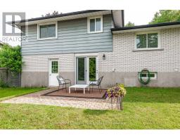 48 WINDEMERE CRESCENT - 44