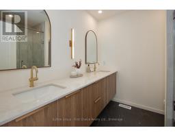 32 COBOURG LANE - 11