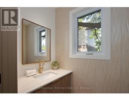 32 COBOURG LANE - 13