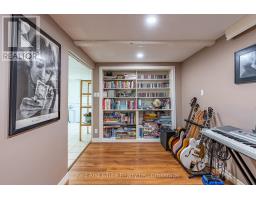 25 FOREST GLEN COURT - 38