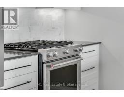 3001 - 60 CHARLES STREET W - 9