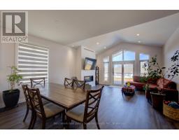 19 WINCHESTER CRESCENT - 13