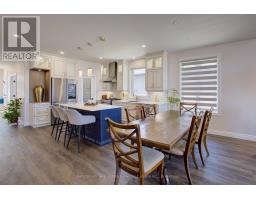 19 WINCHESTER CRESCENT - 14